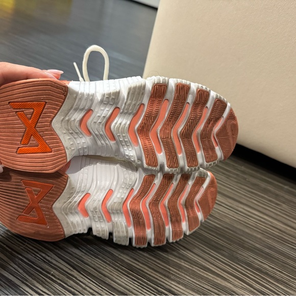 Nike Metcons - Picture 4 of 4